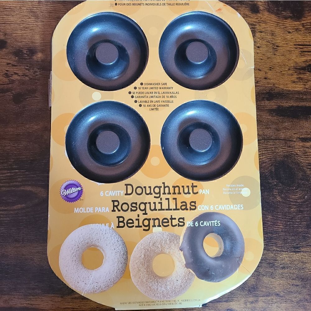 Wilton Non-Stick Donut Pan, 6-Cup